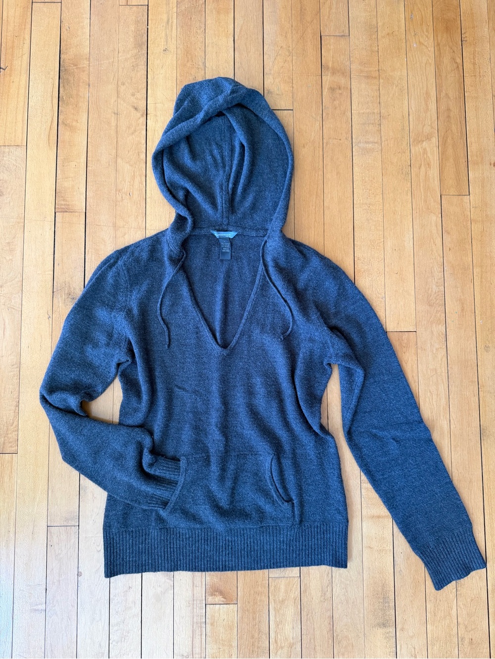 Women’s cozy hooded sweater